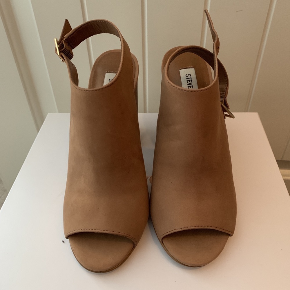 STEVE MADDEN open toed booties